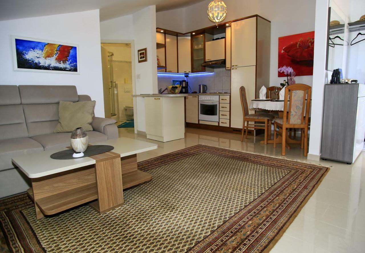 Apartment Panorama โปเรช ภายนอก รูปภาพ