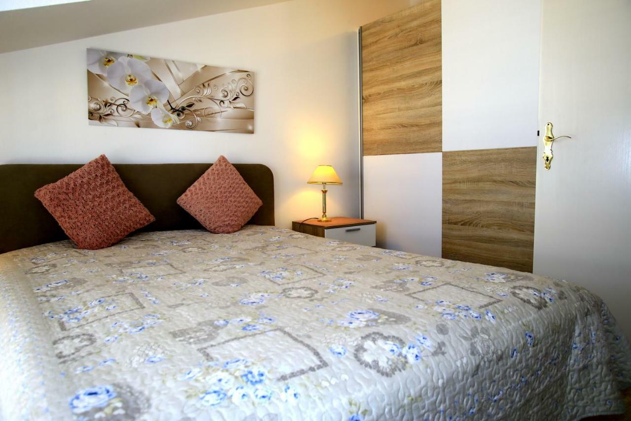Apartment Panorama โปเรช ภายนอก รูปภาพ